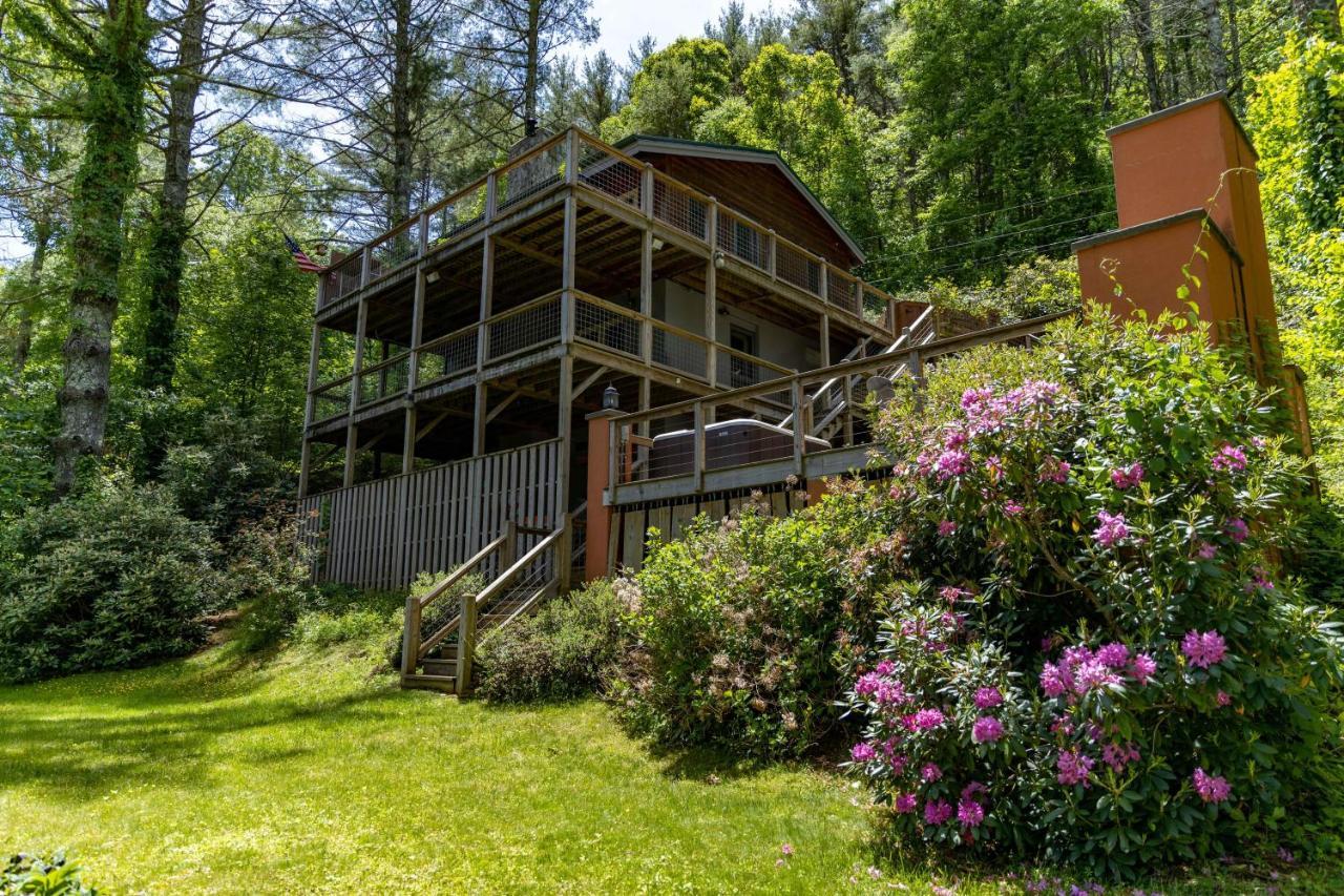 Knotty Pine Villa West Jefferson Exterior photo